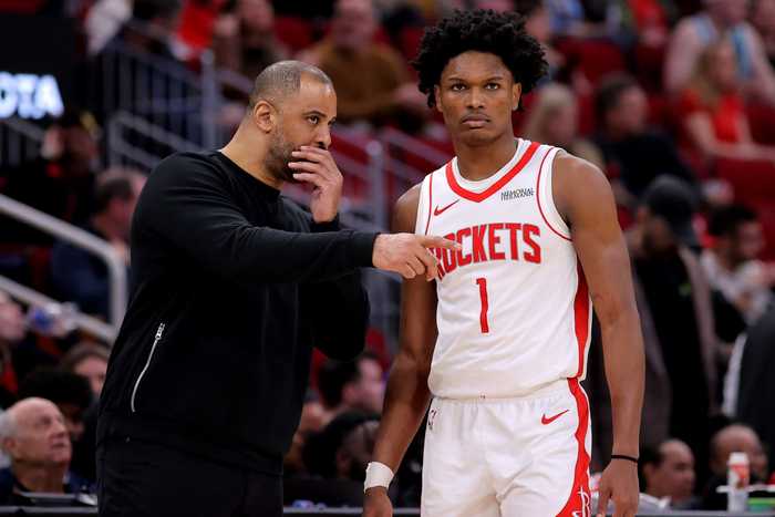 媒体人：阿门是最拉的 进攻还严重拖空间 申京近筐终结率差到离谱