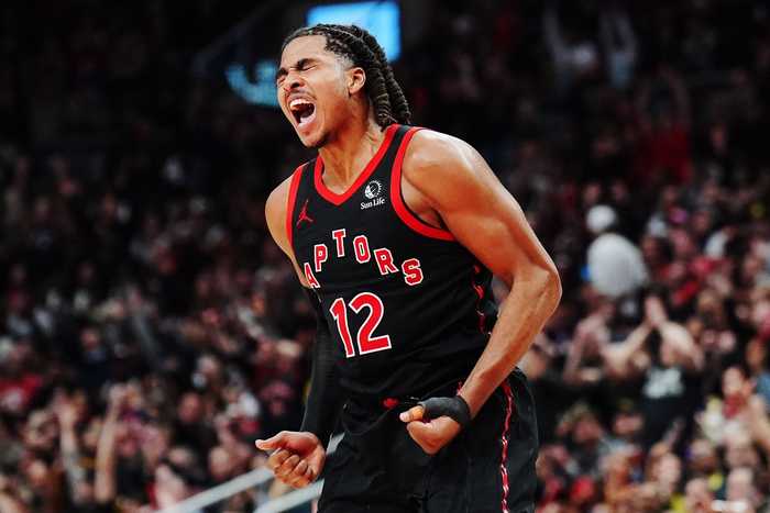 9号秀博伊尔斯砍下22+8 猛龙季后赛首位单场20分5板新秀球员